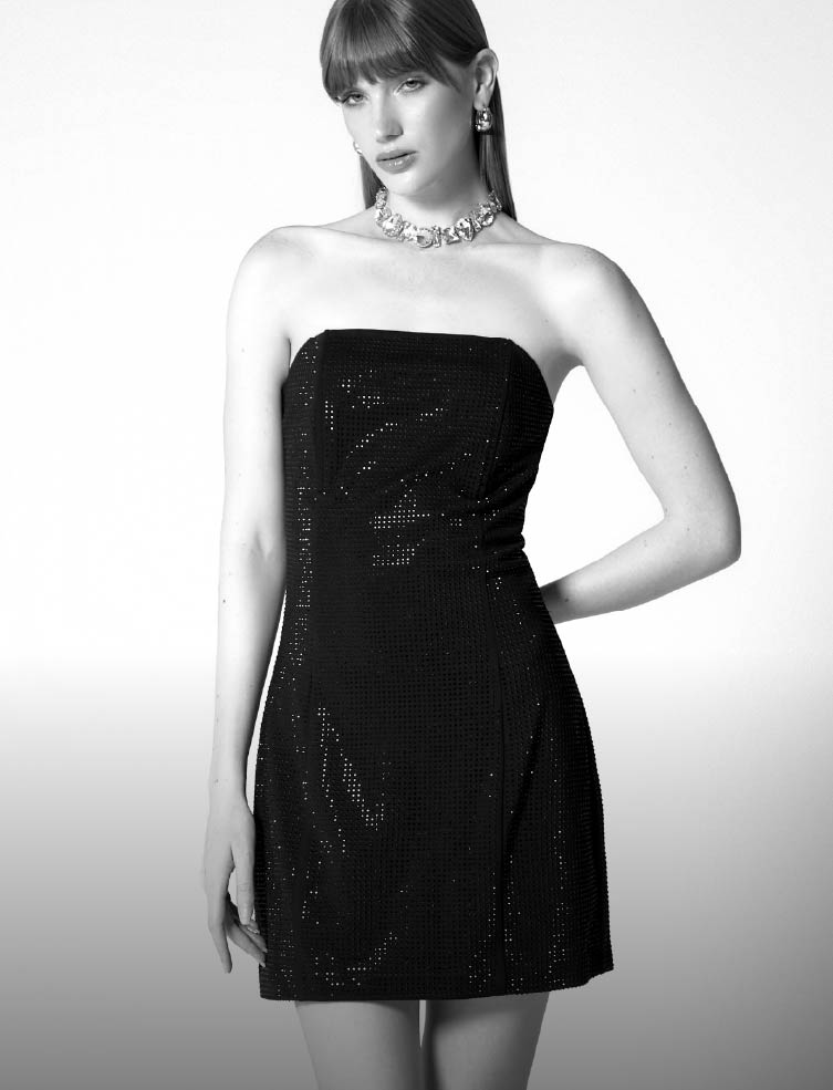 Foto de mujer usando un vestido